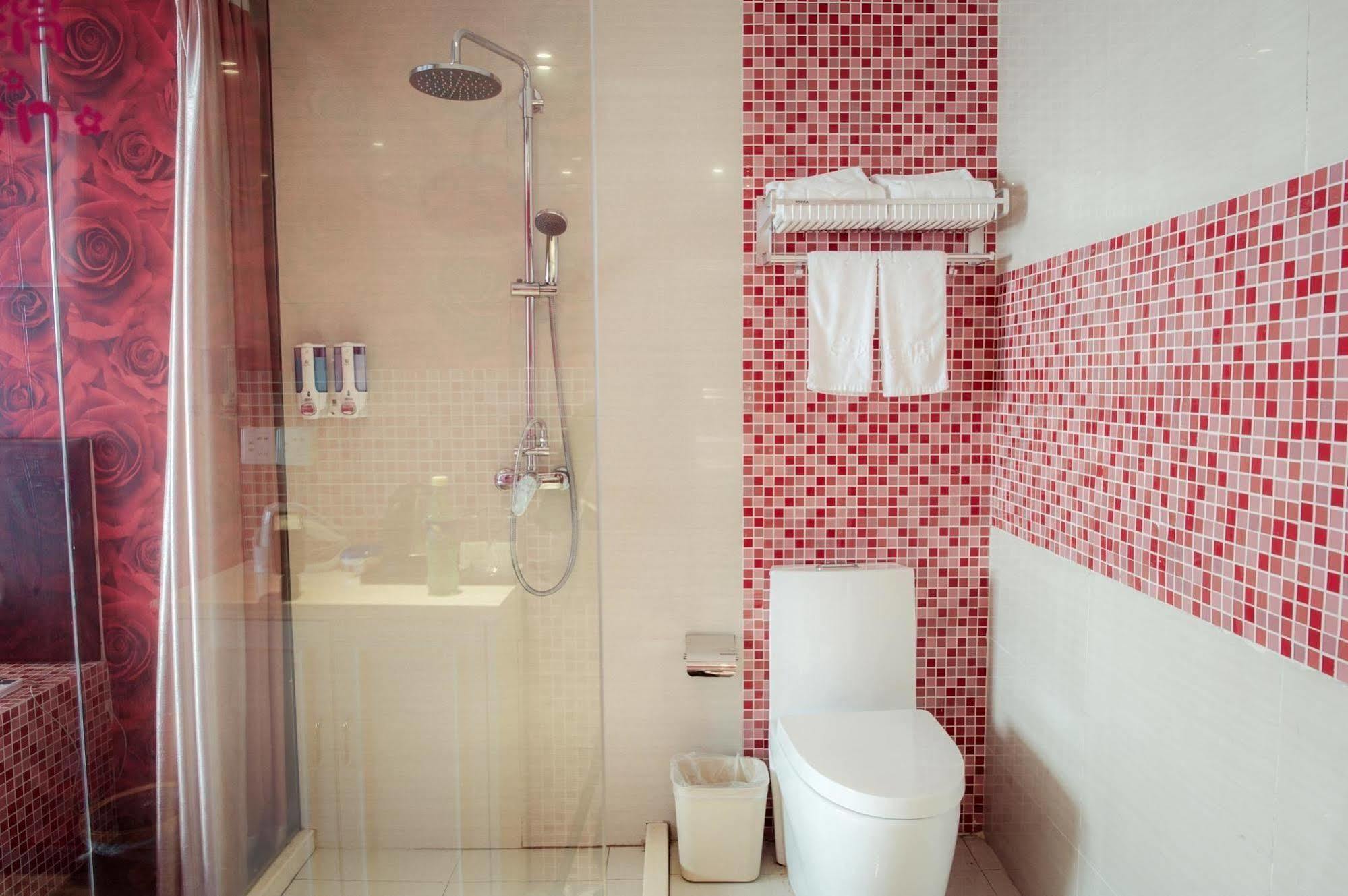 Milan Fashion Hotel Deqing Eksteriør bilde