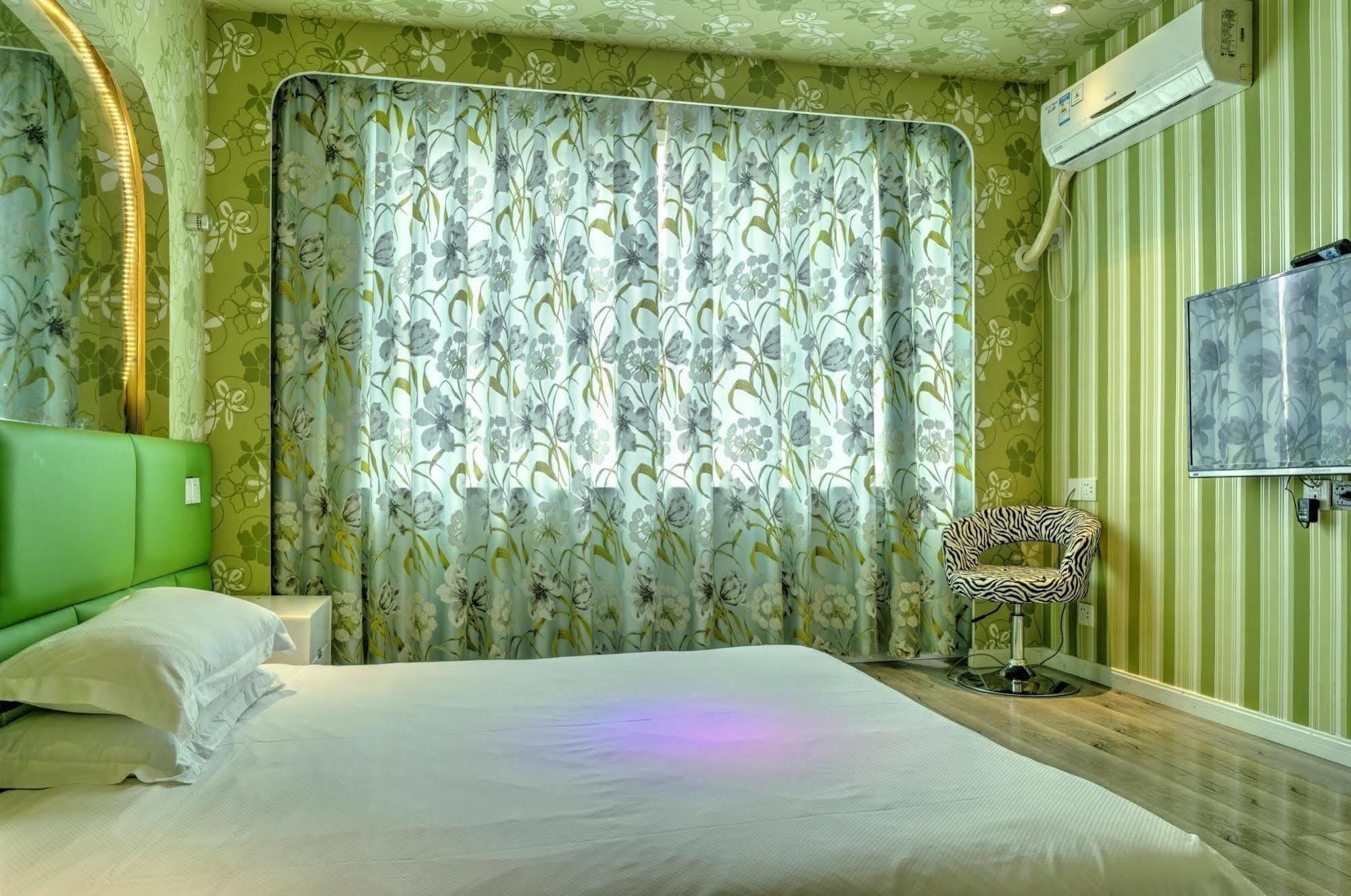 Milan Fashion Hotel Deqing Eksteriør bilde