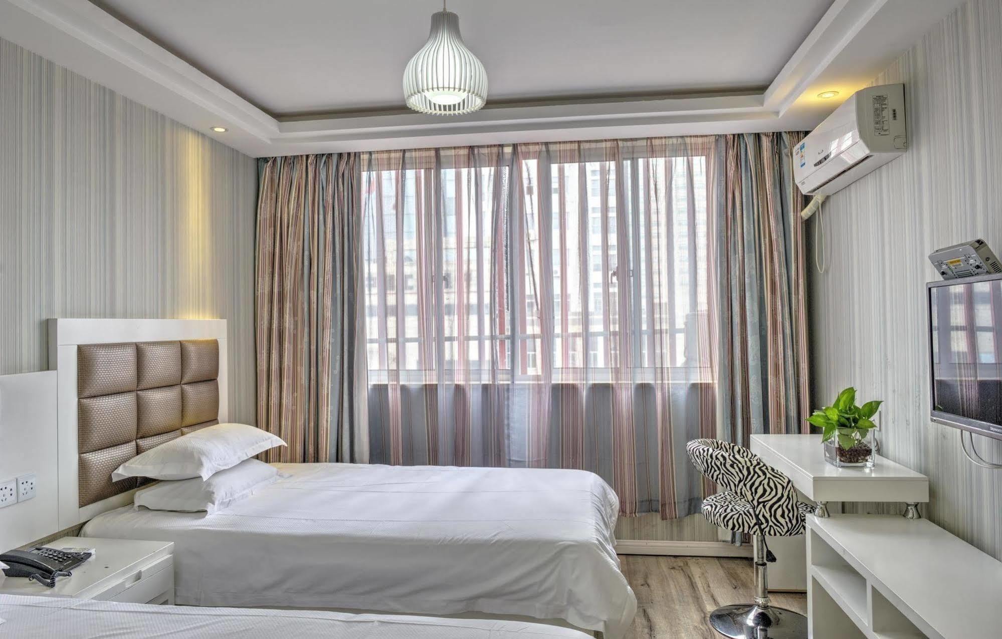 Milan Fashion Hotel Deqing Eksteriør bilde