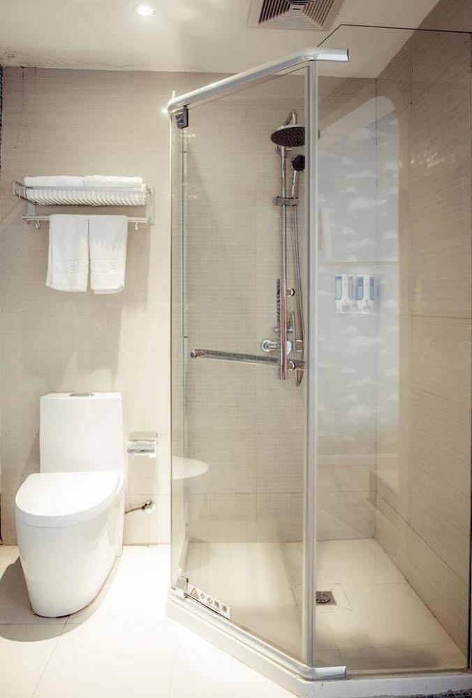 Milan Fashion Hotel Deqing Eksteriør bilde