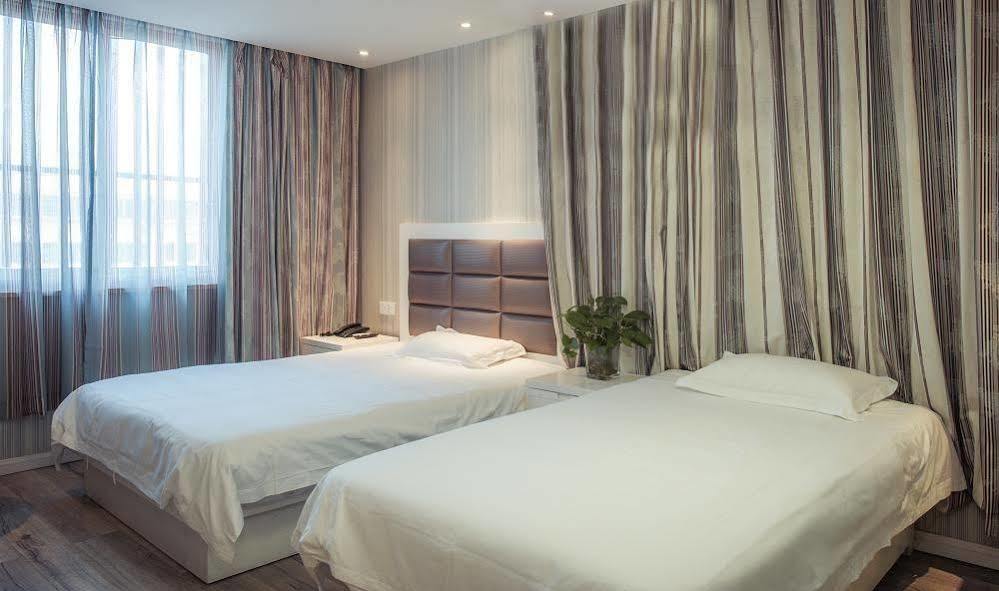 Milan Fashion Hotel Deqing Eksteriør bilde